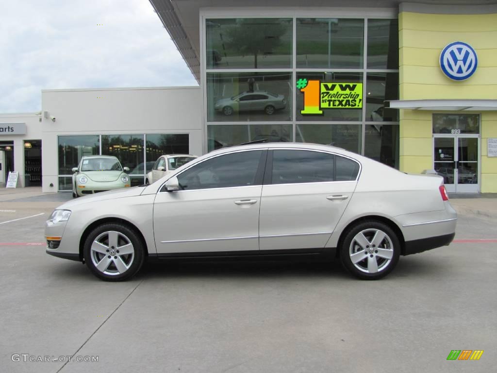 2009 Passat Komfort Sedan - White Gold Metallic / Cornsilk Beige photo #2