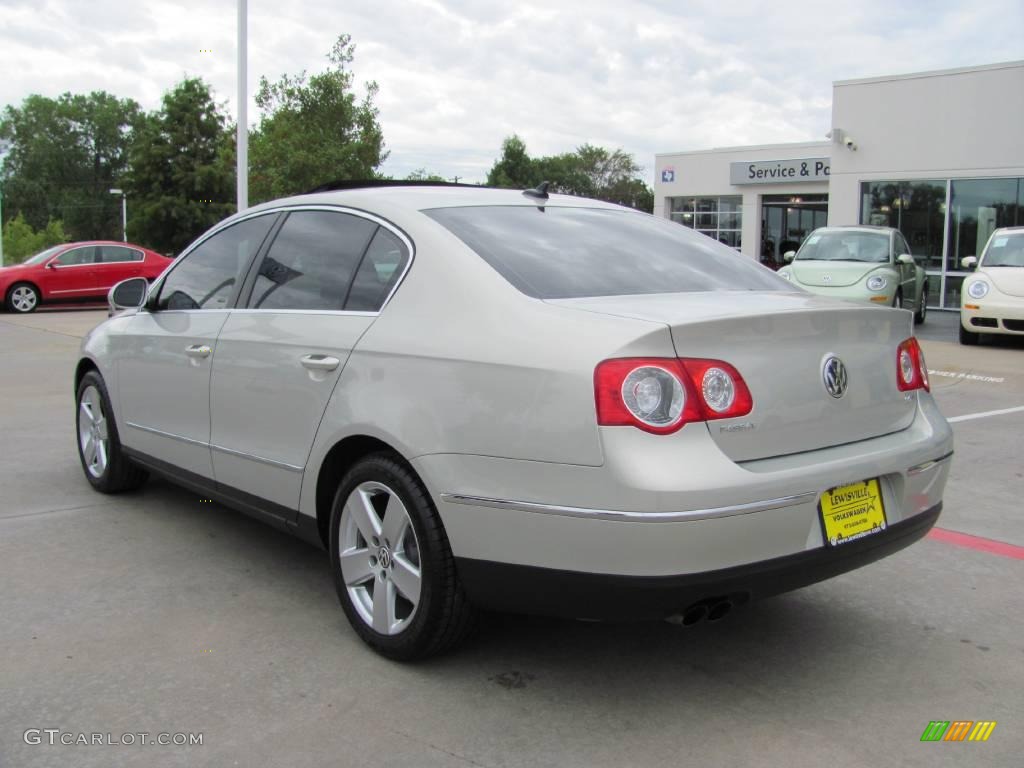 2009 Passat Komfort Sedan - White Gold Metallic / Cornsilk Beige photo #3