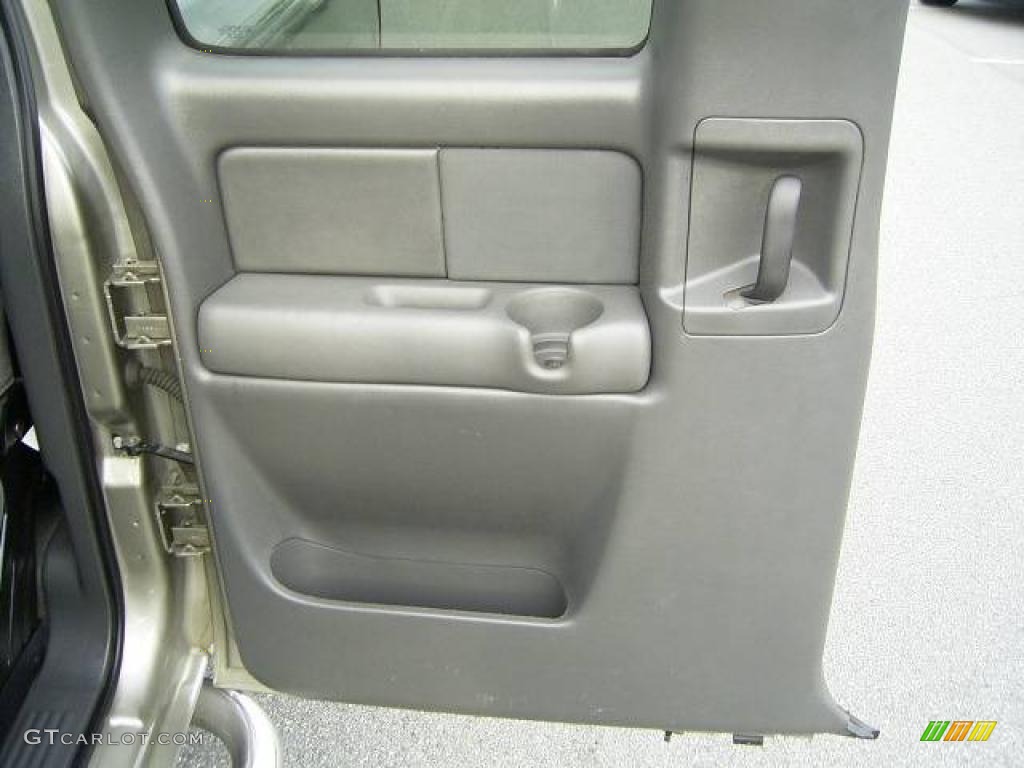 2003 Silverado 1500 LS Extended Cab 4x4 - Light Pewter Metallic / Dark Charcoal photo #11