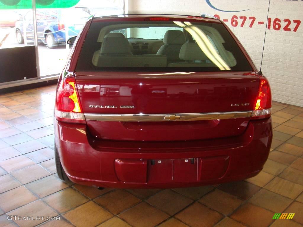 2005 Malibu Maxx LS Wagon - Sport Red Metallic / Neutral Beige photo #7