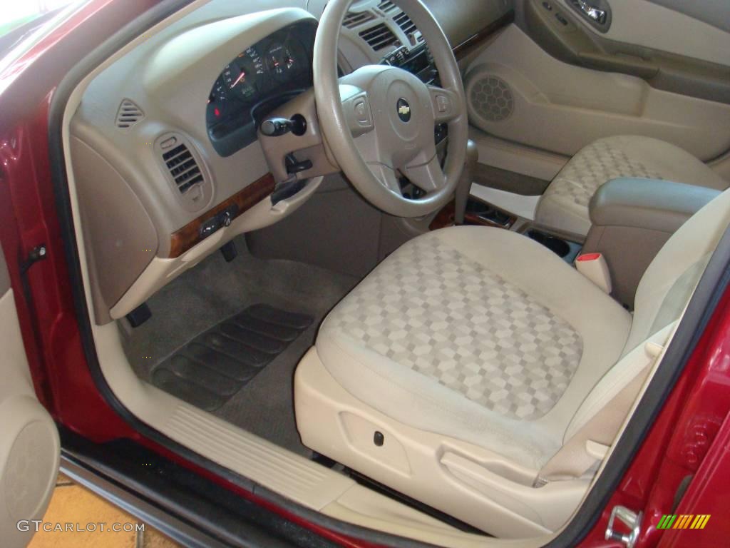 2005 Malibu Maxx LS Wagon - Sport Red Metallic / Neutral Beige photo #15