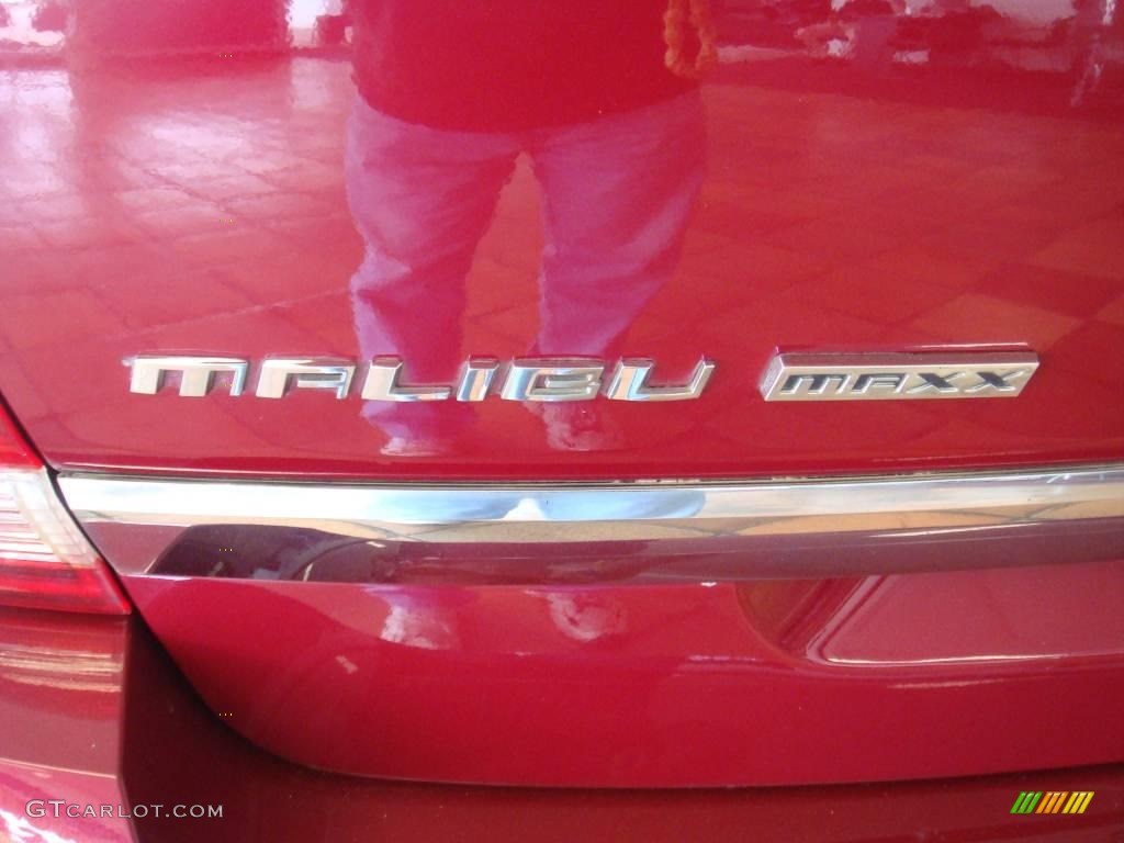 2005 Malibu Maxx LS Wagon - Sport Red Metallic / Neutral Beige photo #31