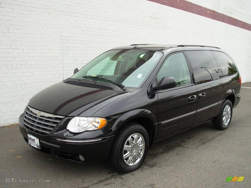 2007 Town & Country Limited - Brilliant Black Crystal Pearl / Medium Slate Gray photo #1