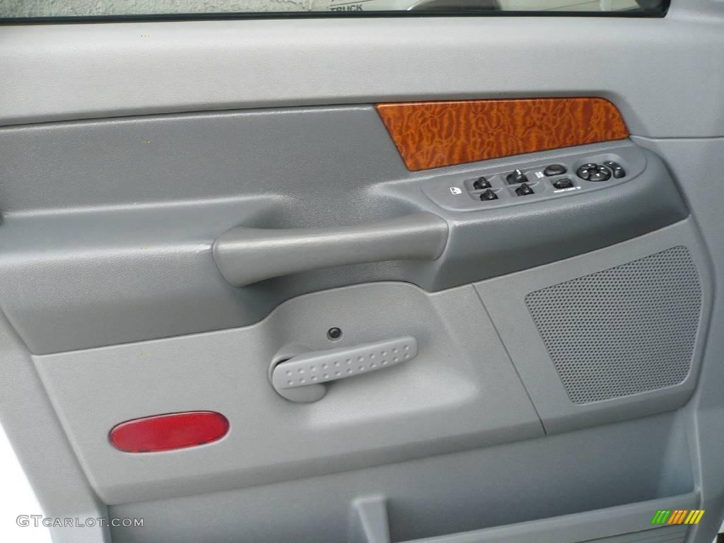 2006 Ram 2500 SLT Quad Cab 4x4 - Bright White / Medium Slate Gray photo #8