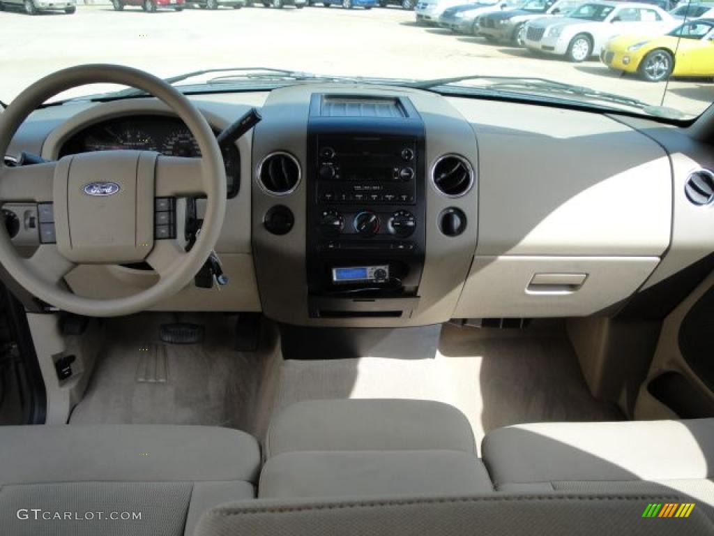 2004 F150 XLT SuperCab - Arizona Beige Metallic / Tan photo #25