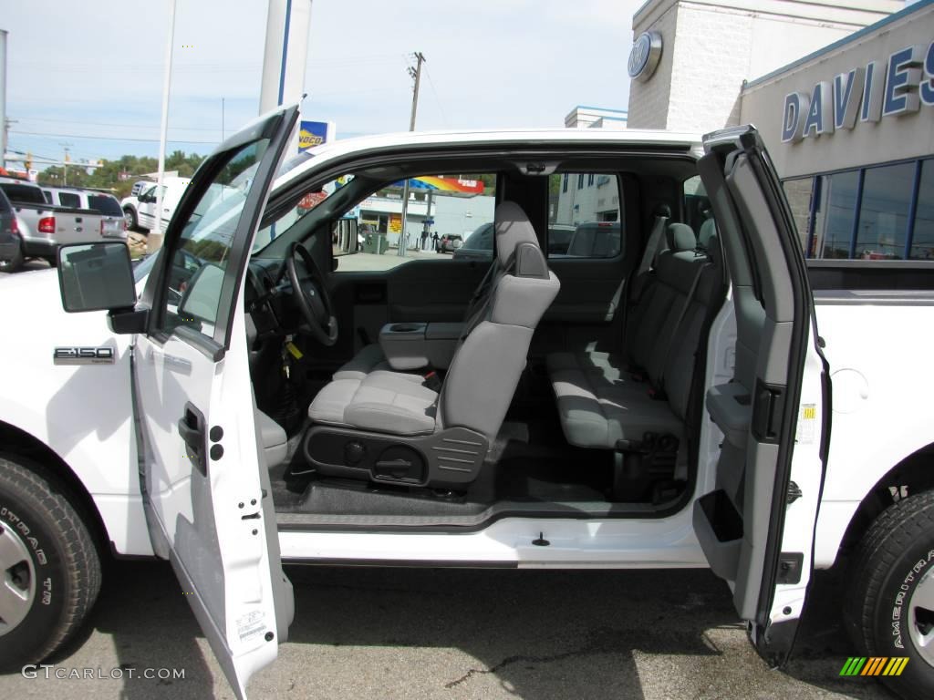 2006 F150 STX SuperCab 4x4 - Oxford White / Medium Flint photo #8