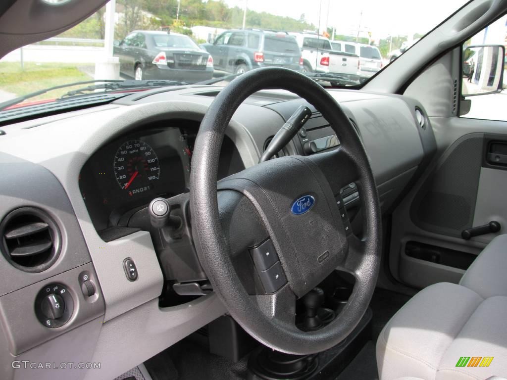 2005 F150 STX SuperCab 4x4 - Bright Red / Medium Flint Grey photo #11
