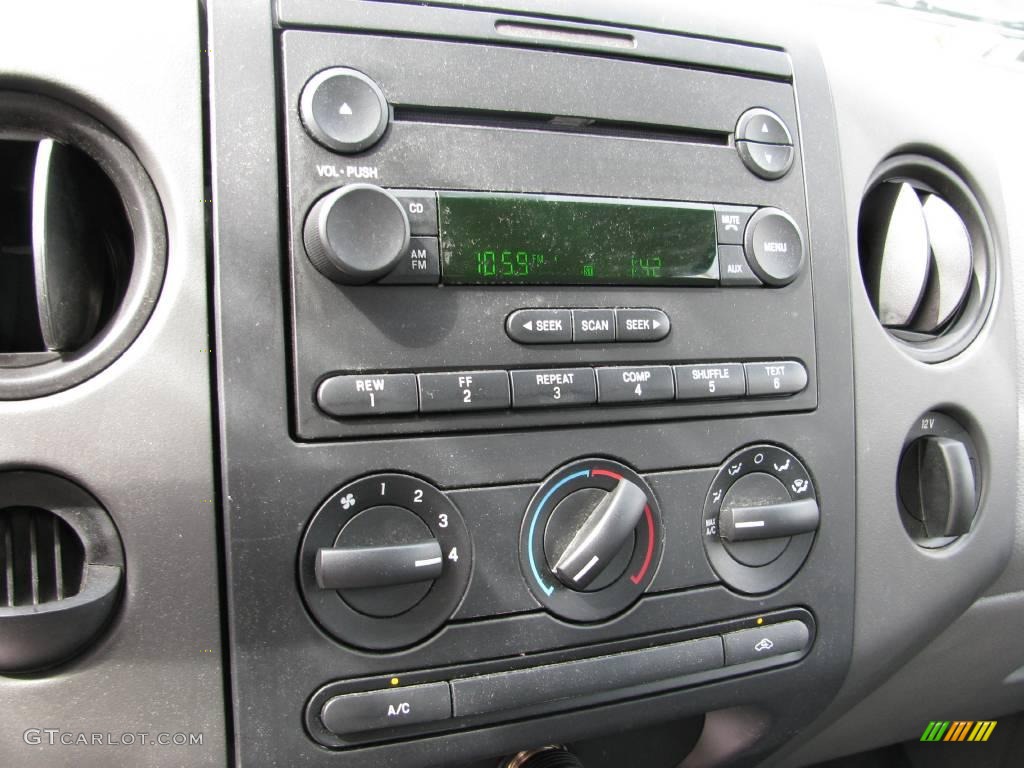 2005 F150 STX SuperCab 4x4 - Bright Red / Medium Flint Grey photo #13