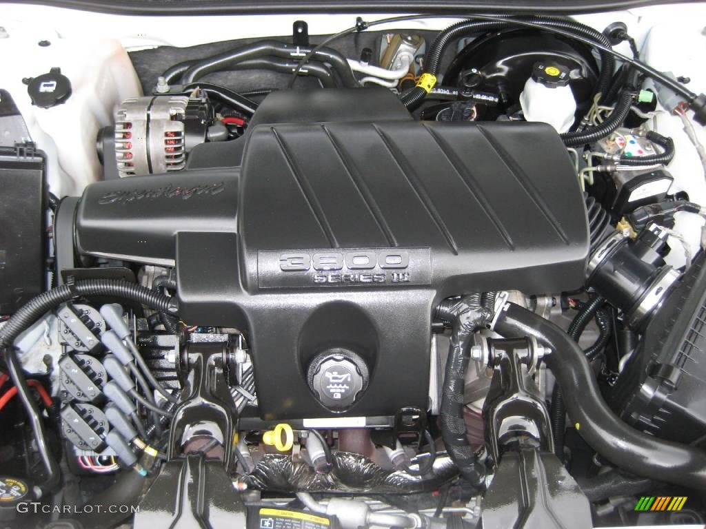 2004 Grand Prix GTP Sedan - Summit White / Dark Taupe photo #13