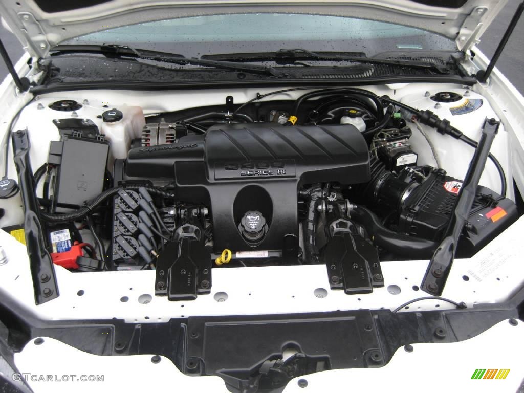 2004 Grand Prix GTP Sedan - Summit White / Dark Taupe photo #14