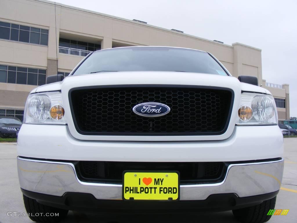 2004 F150 XLT SuperCab - Oxford White / Medium/Dark Flint photo #9