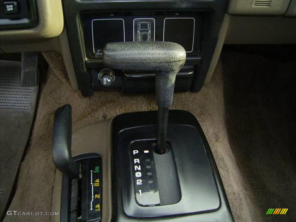 1995 Grand Cherokee Laredo 4x4 - Stone White / Tan photo #21