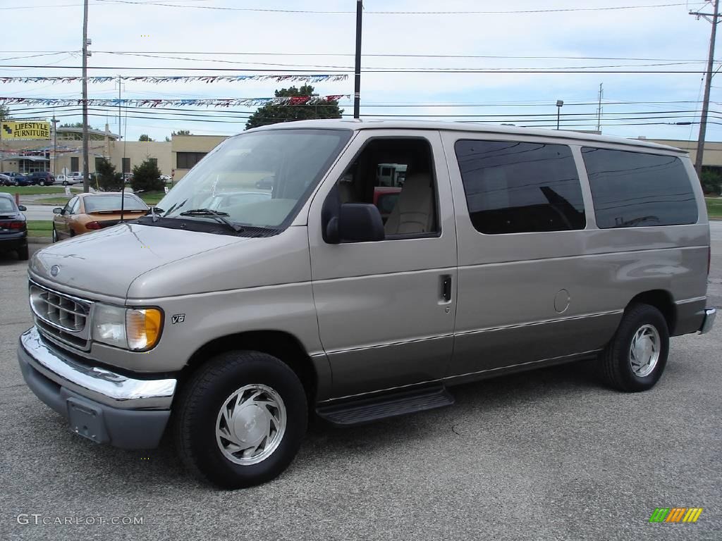 2002 E Series Van E150 Passenger Traveler - Light Parchment Gold Metallic / Medium Parchment photo #1