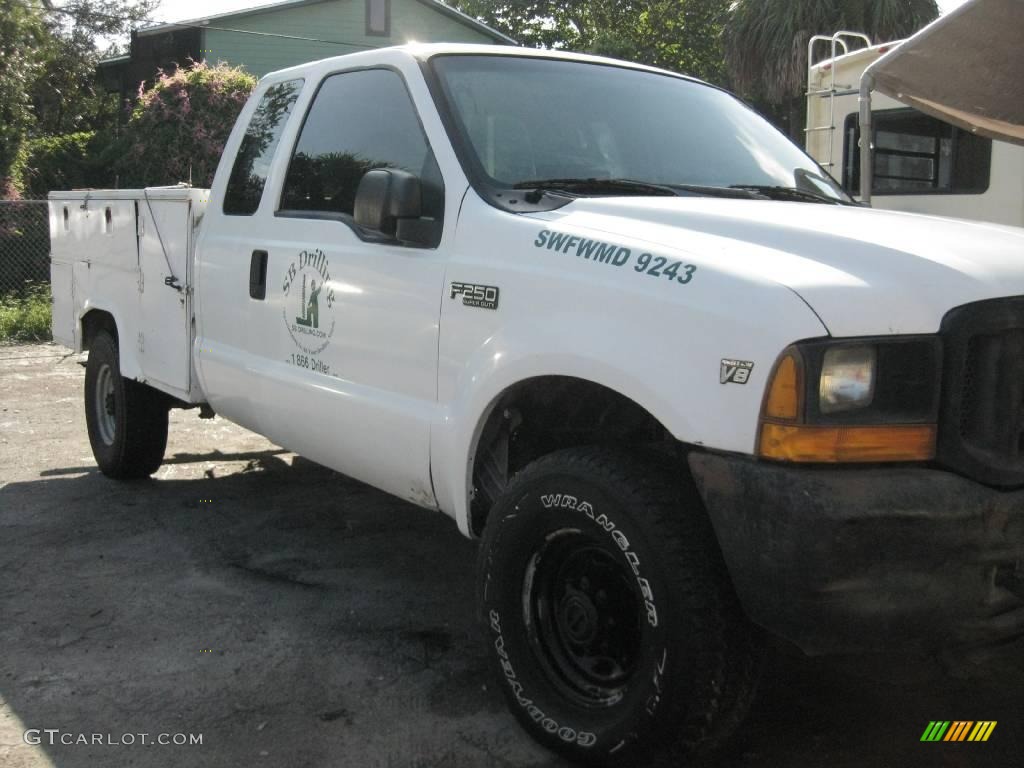1999 F250 Super Duty XL Extended Cab 4x4 Chassis - Oxford White / Medium Graphite photo #3