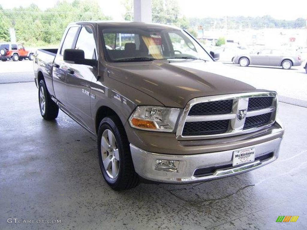 2009 Ram 1500 SLT Quad Cab - Austin Tan Pearl / Dark Slate/Medium Graystone photo #6