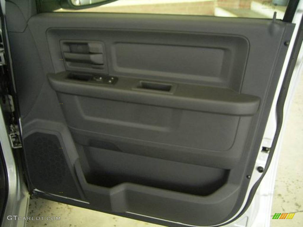 2009 Ram 1500 ST Quad Cab - Bright Silver Metallic / Dark Slate/Medium Graystone photo #14