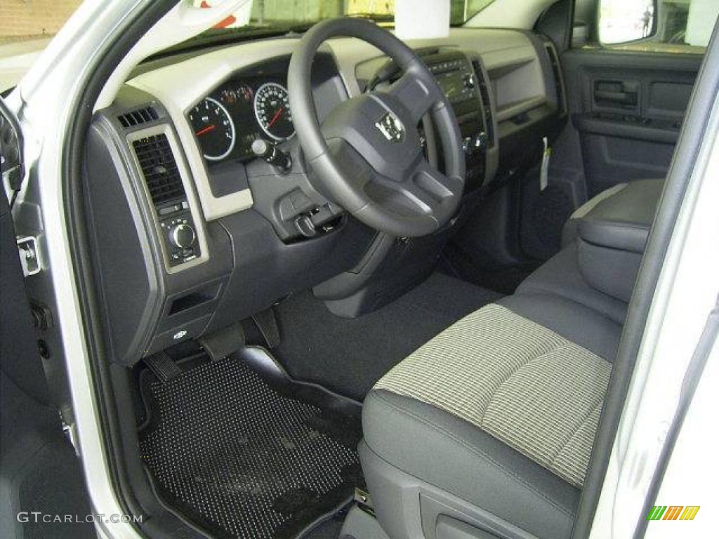 2009 Ram 1500 ST Quad Cab - Bright Silver Metallic / Dark Slate/Medium Graystone photo #23