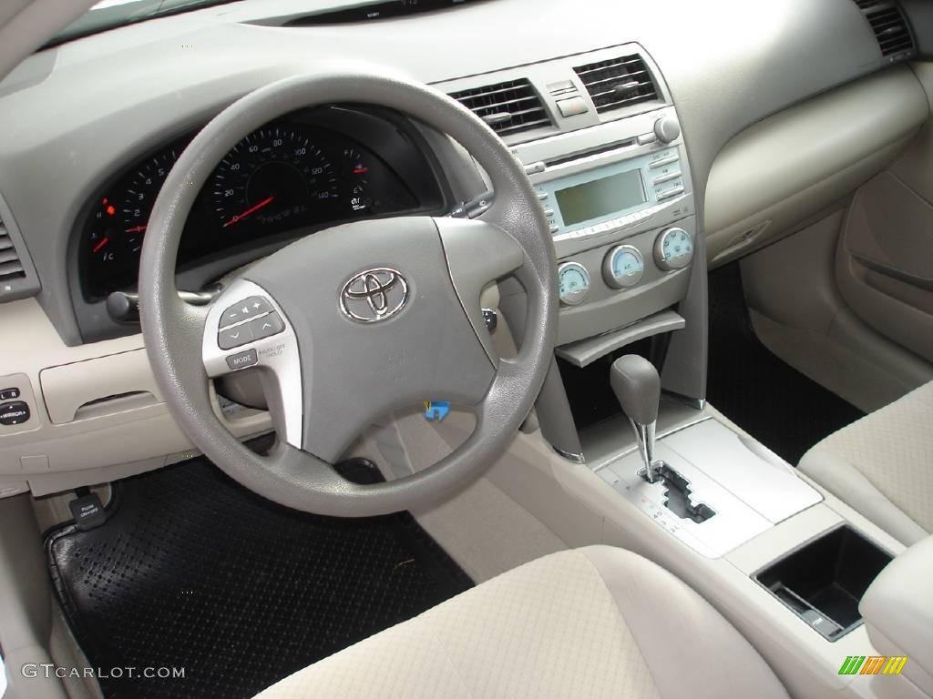 2008 Camry LE - Super White / Bisque photo #8