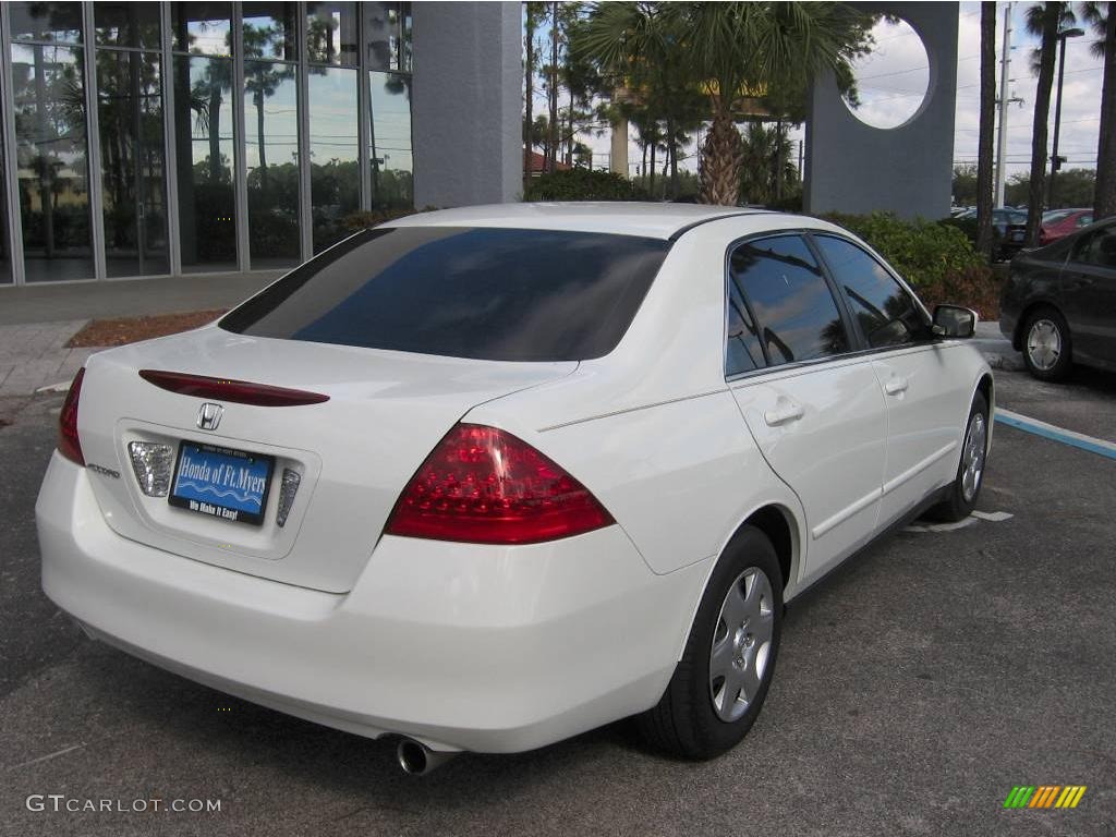 2007 Accord LX Sedan - Taffeta White / Ivory photo #3