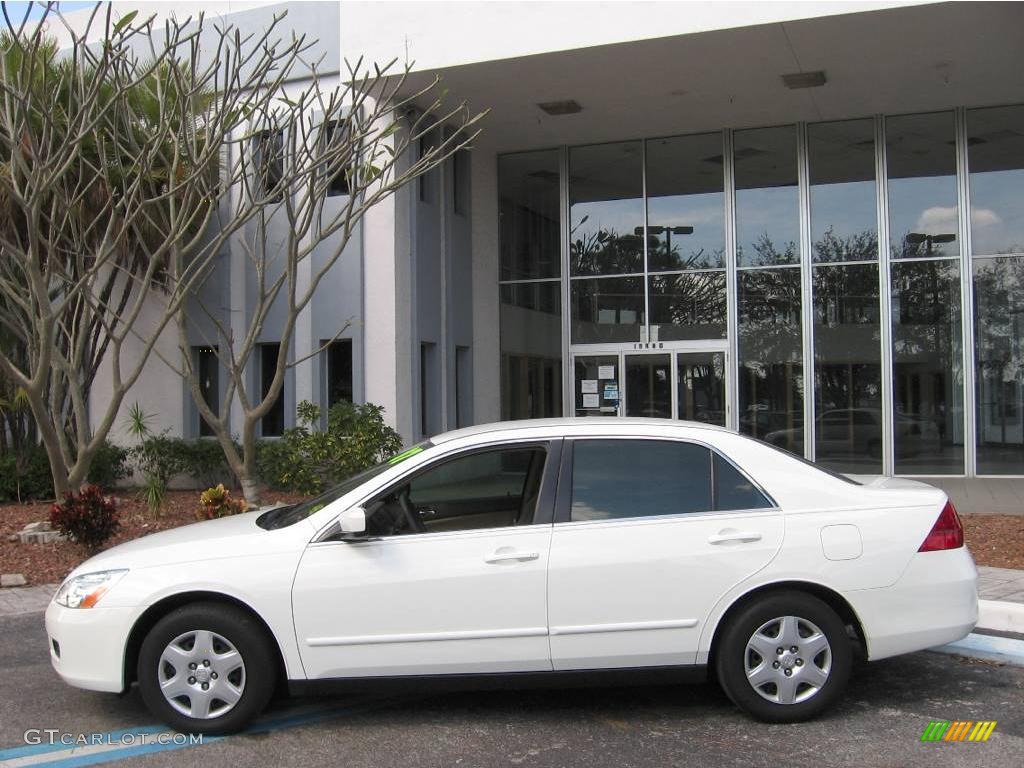 2007 Accord LX Sedan - Taffeta White / Ivory photo #5