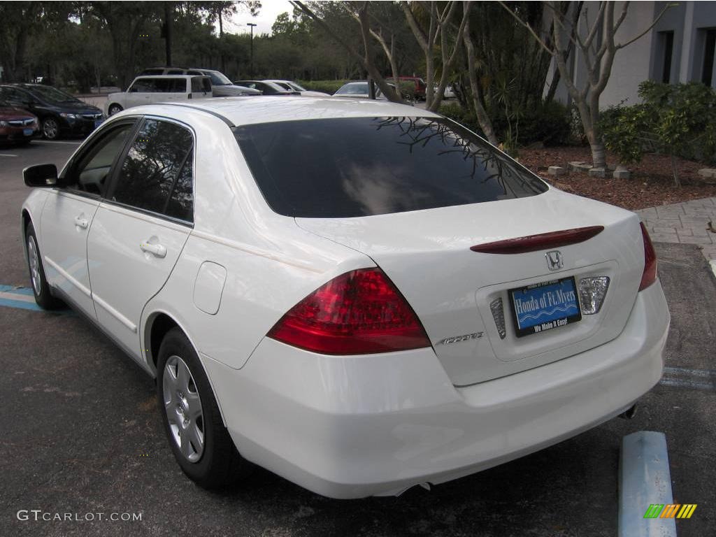 2007 Accord LX Sedan - Taffeta White / Ivory photo #6