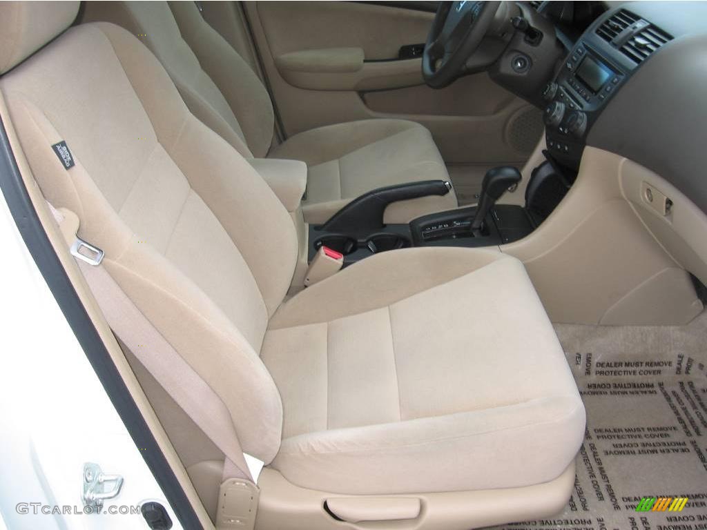 2007 Accord LX Sedan - Taffeta White / Ivory photo #10