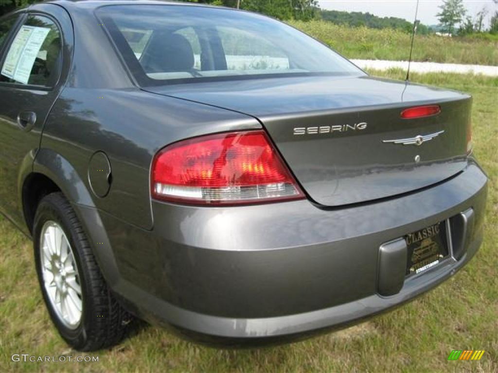 2004 Sebring LX Sedan - Graphite Metallic / Dark Slate Gray photo #38