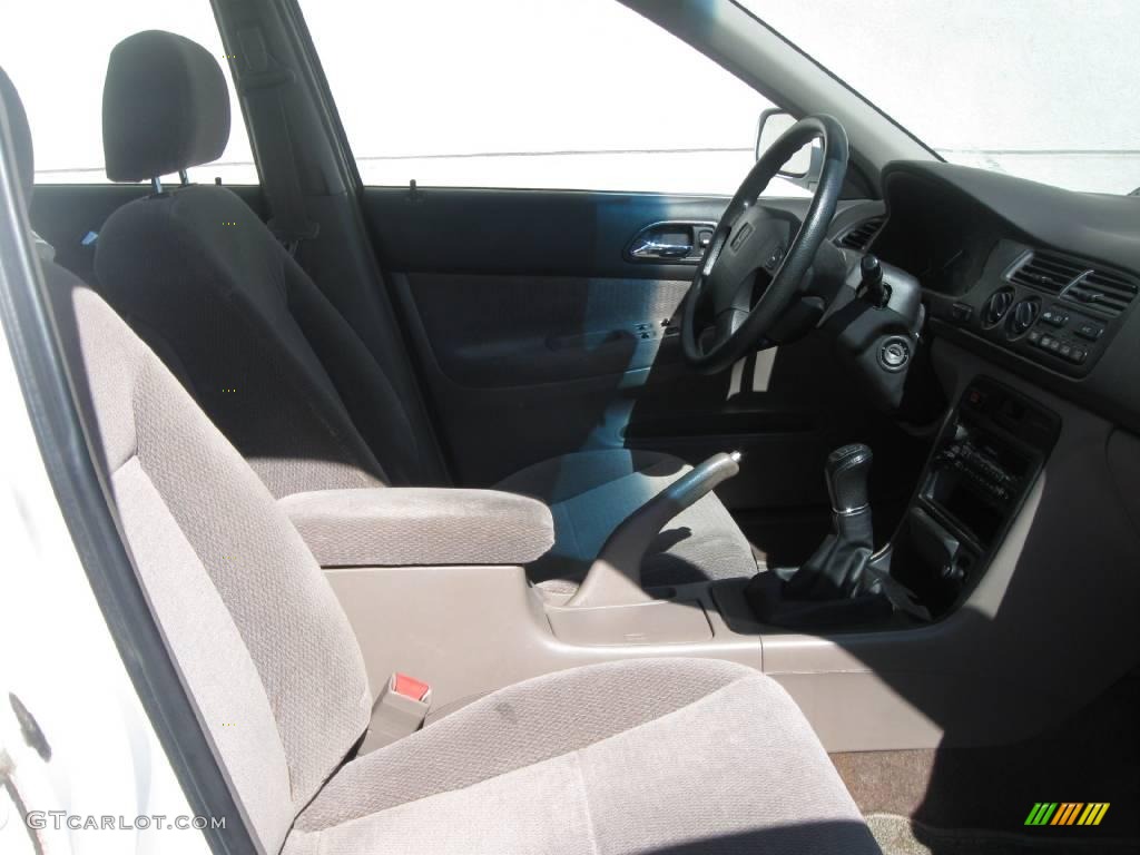1996 Accord LX Sedan - Frost White / Beige photo #5