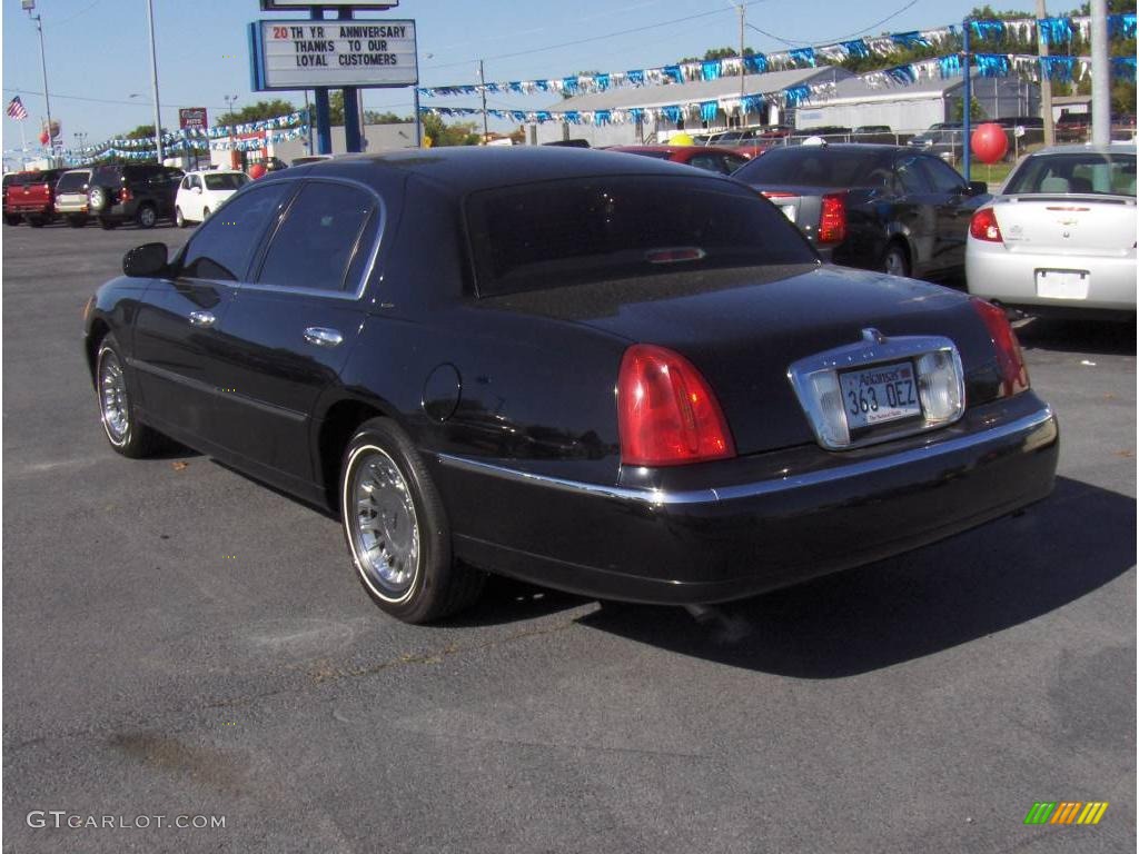 1999 Town Car Cartier - Ebony Black / Light Graphite photo #2