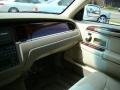 2004 Vibrant White Lincoln Town Car Ultimate  photo #14