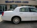 2004 Vibrant White Lincoln Town Car Ultimate  photo #23