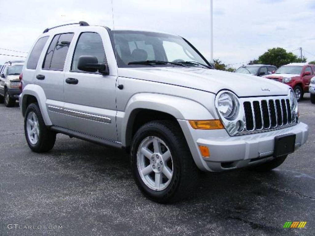 2005 Liberty Limited 4x4 - Bright Silver Metallic / Medium Slate Gray photo #1