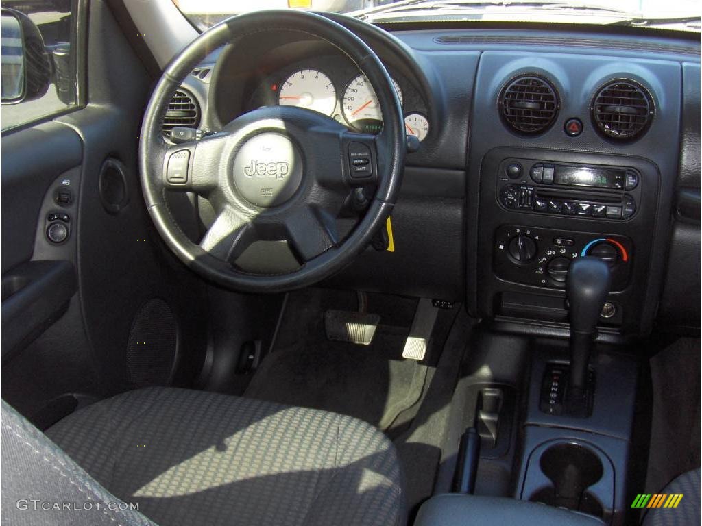 2004 Liberty Sport - Black Clearcoat / Dark Slate Gray photo #8