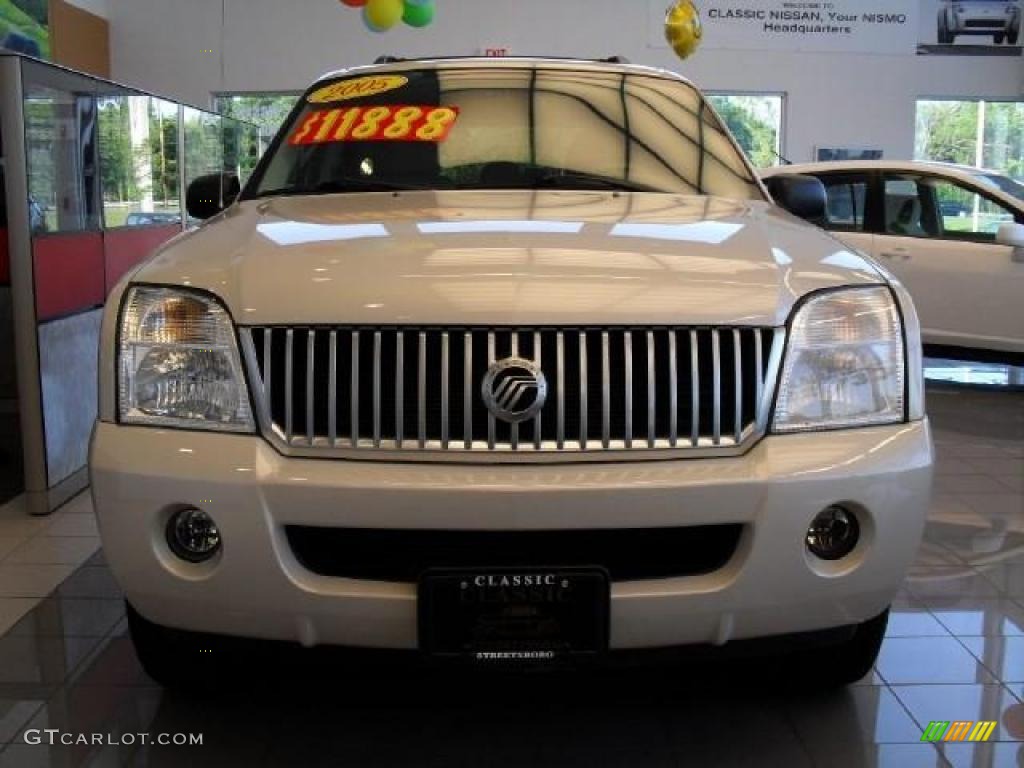 2005 Mountaineer V8 Premier AWD - Ivory Parchment Tri-Coat / Medium Dark Parchment photo #5