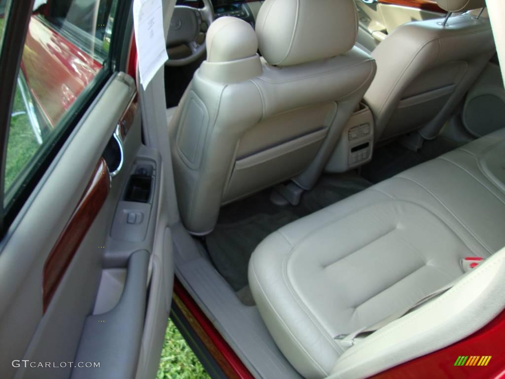 2003 DeVille Sedan - Crimson Red Pearl / Neutral Shale Beige photo #19