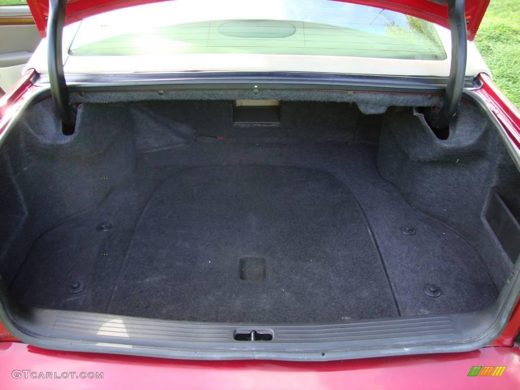 2003 DeVille Sedan - Crimson Red Pearl / Neutral Shale Beige photo #22
