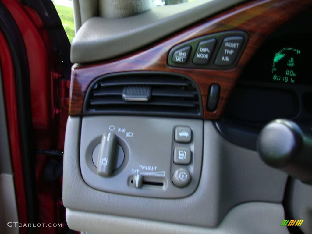 2003 DeVille Sedan - Crimson Red Pearl / Neutral Shale Beige photo #33