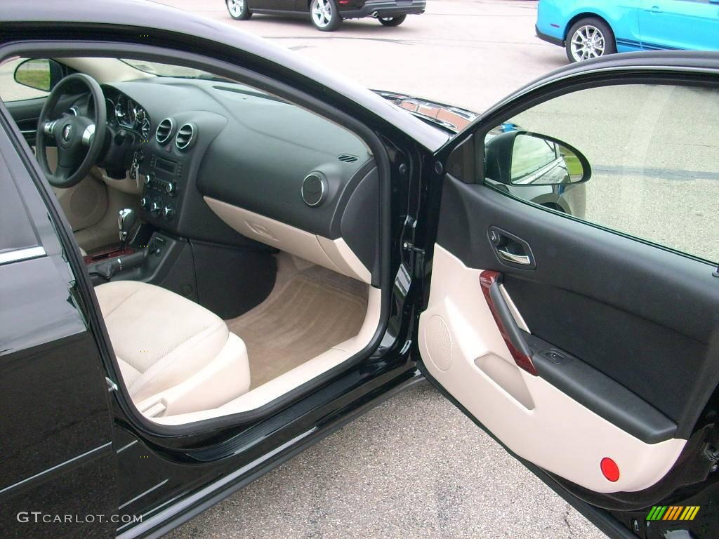 2006 G6 GT Sedan - Black / Light Taupe photo #9