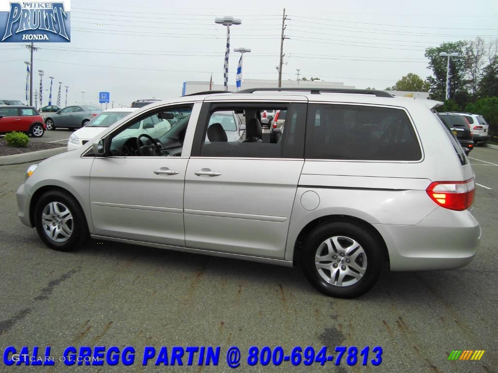 2006 Odyssey EX-L - Silver Pearl Metallic / Gray photo #1