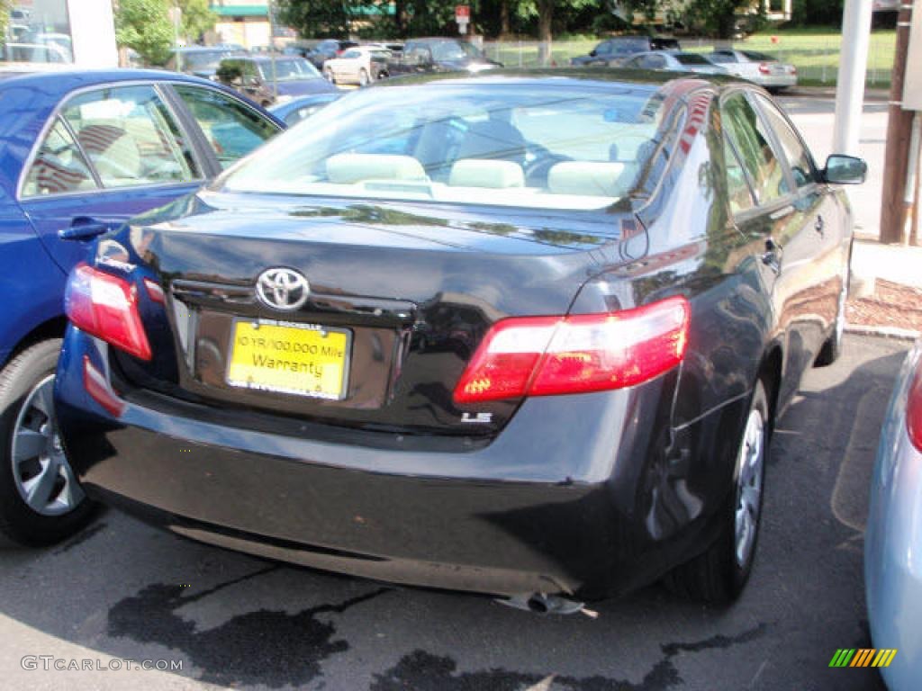2007 Camry LE - Black / Bisque photo #2