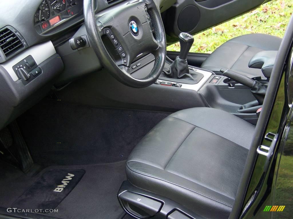 2004 3 Series 325xi Sedan - Jet Black / Black photo #18
