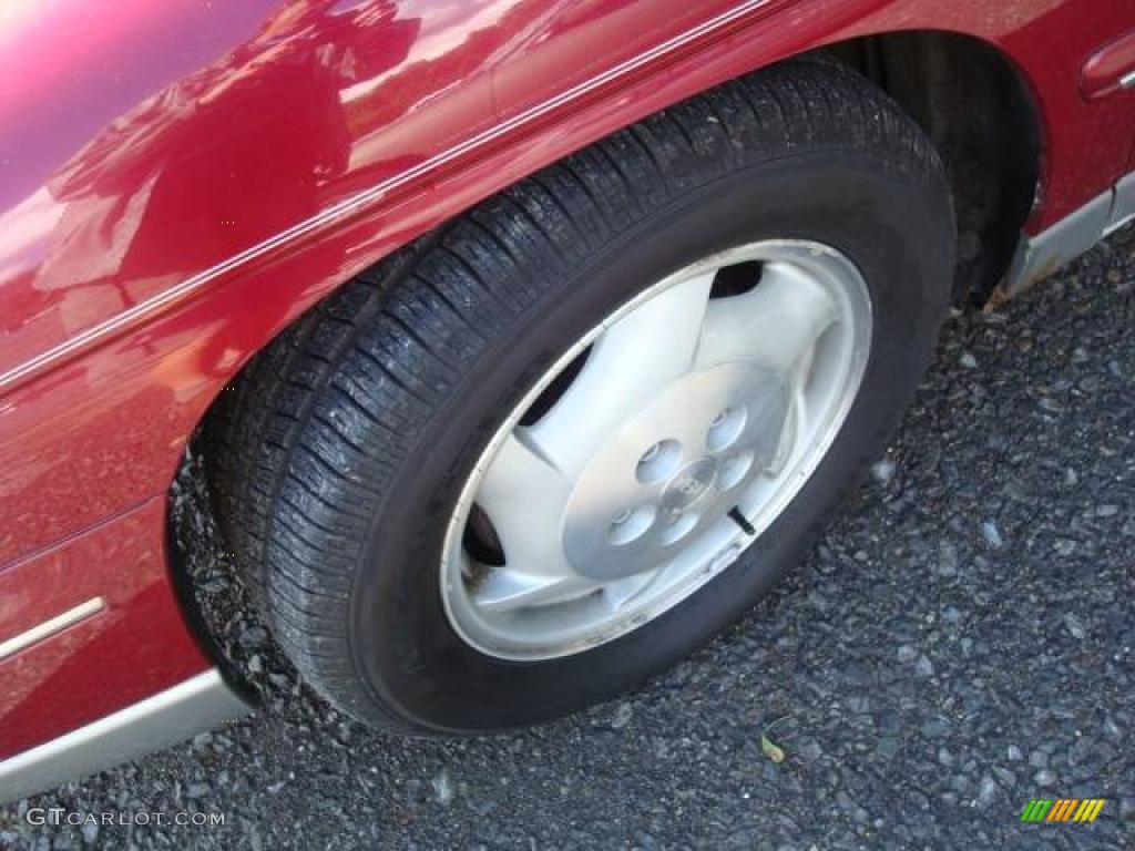 1995 Lumina LS - Medium Garnet Red Metallic / Gray photo #7