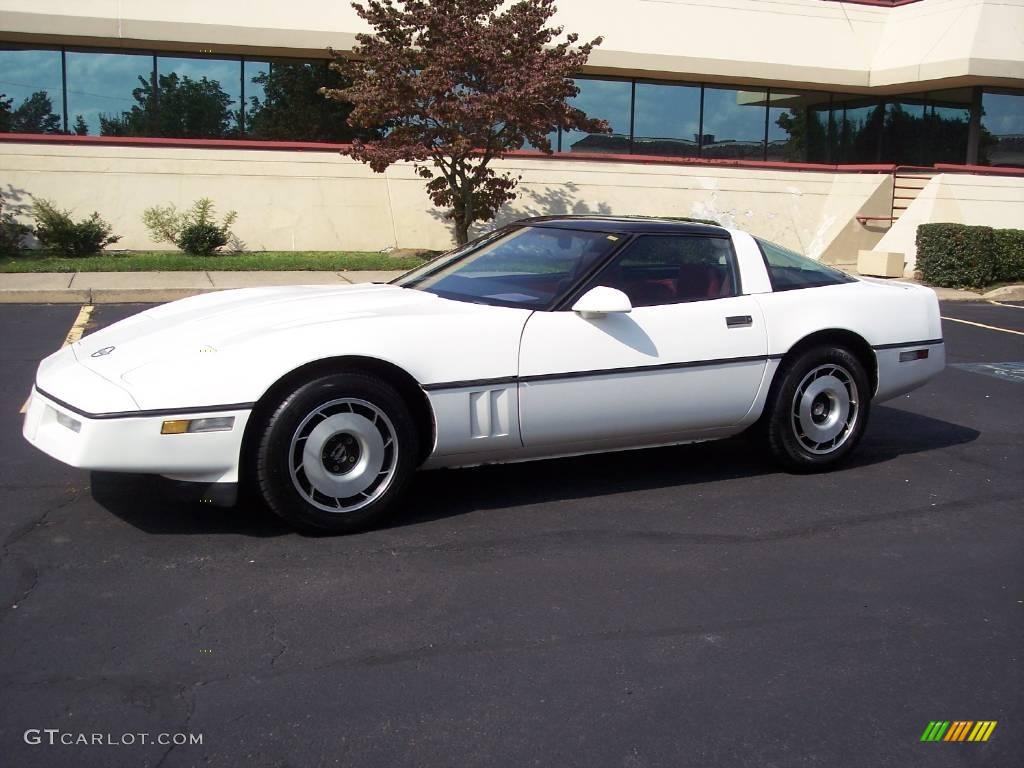 1985 Corvette Coupe - White / Carmine Red photo #1