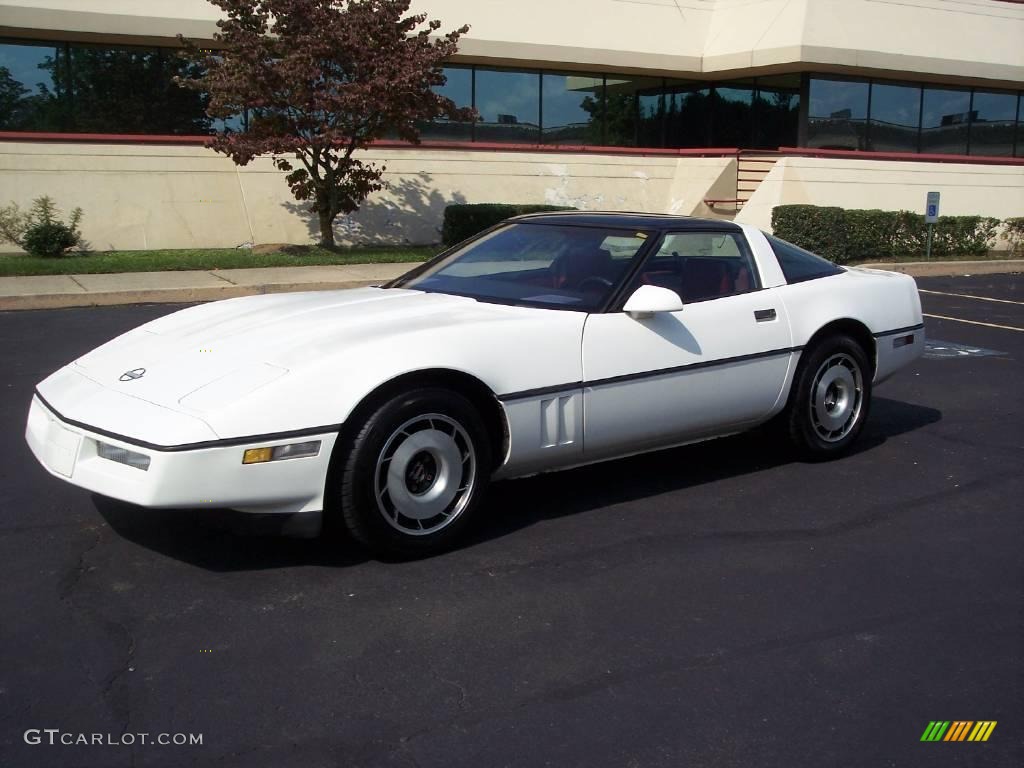 1985 Corvette Coupe - White / Carmine Red photo #2