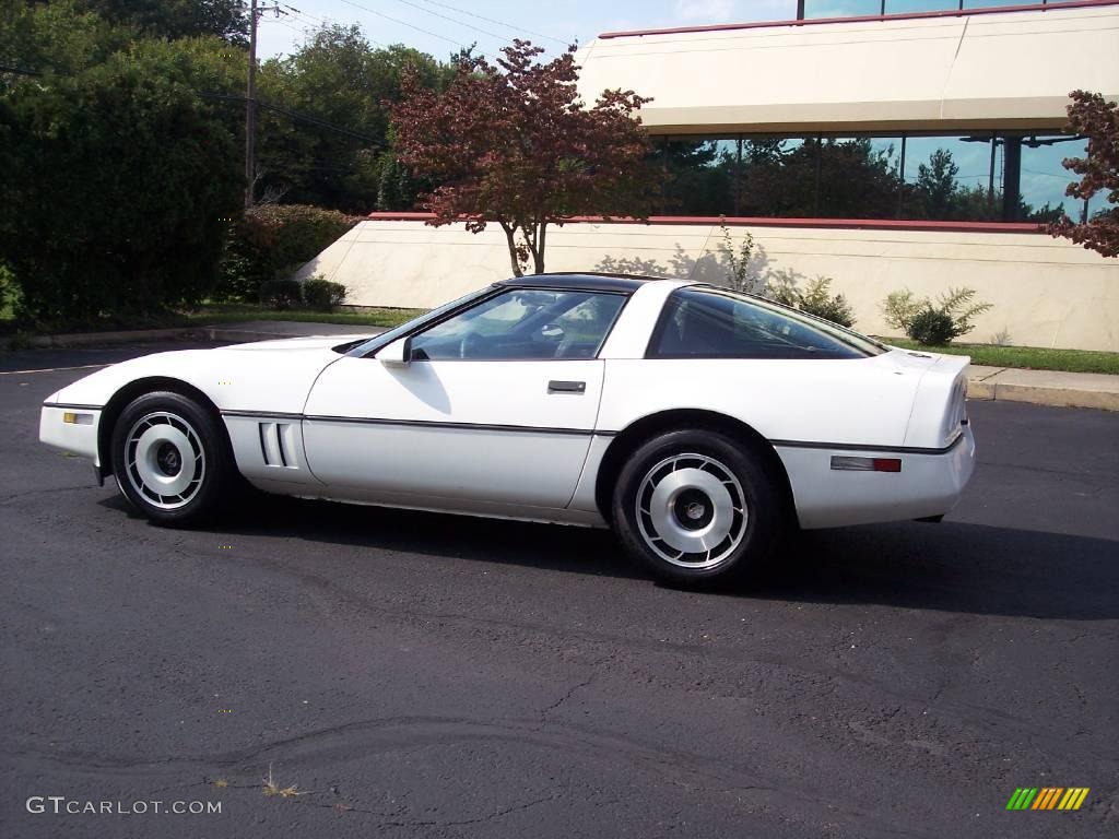 1985 Corvette Coupe - White / Carmine Red photo #5