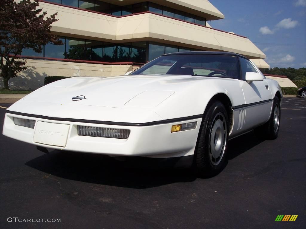1985 Corvette Coupe - White / Carmine Red photo #7