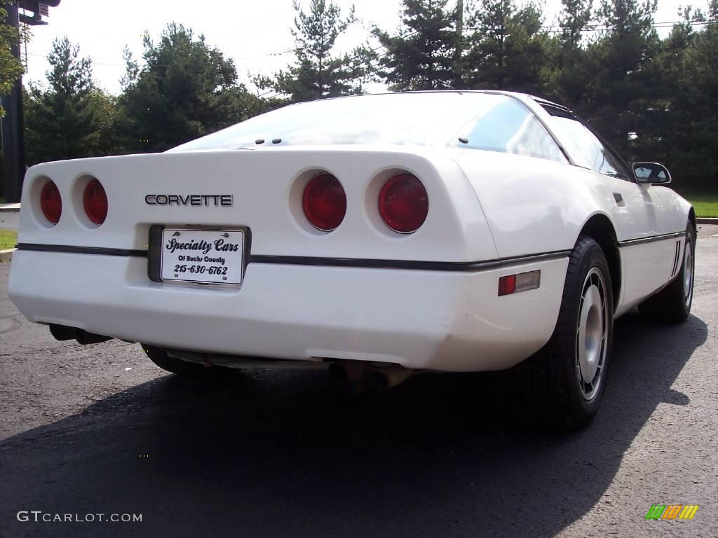 1985 Corvette Coupe - White / Carmine Red photo #12