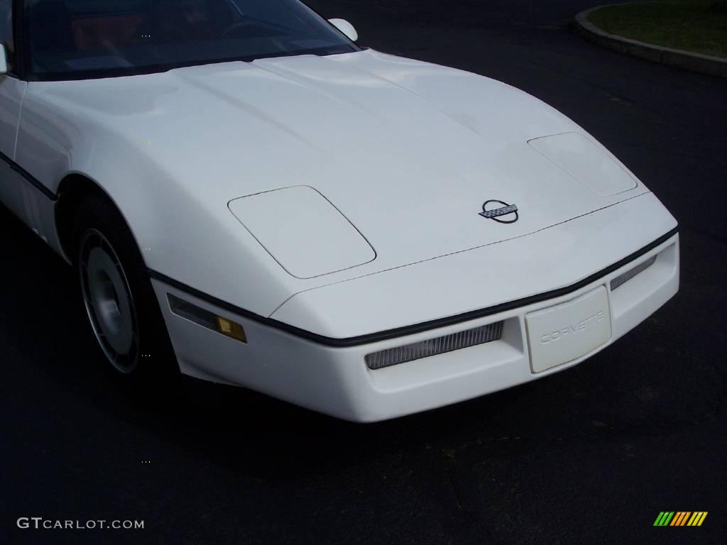1985 Corvette Coupe - White / Carmine Red photo #14