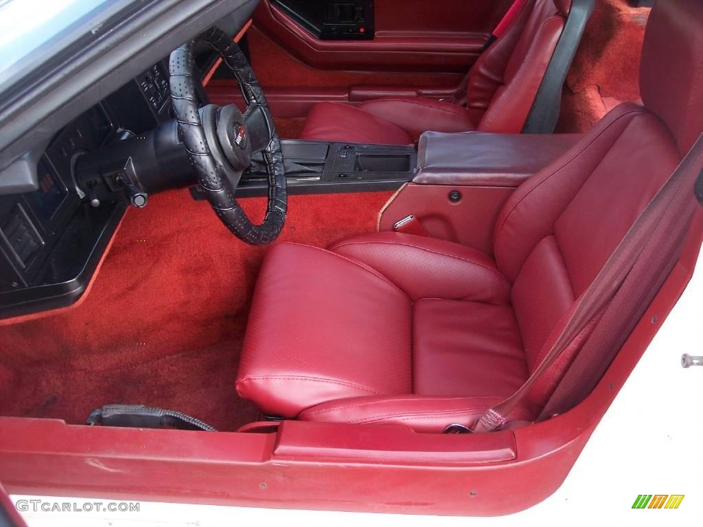 1985 Corvette Coupe - White / Carmine Red photo #26