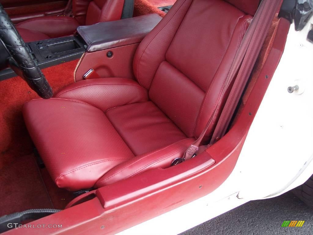 1985 Corvette Coupe - White / Carmine Red photo #27